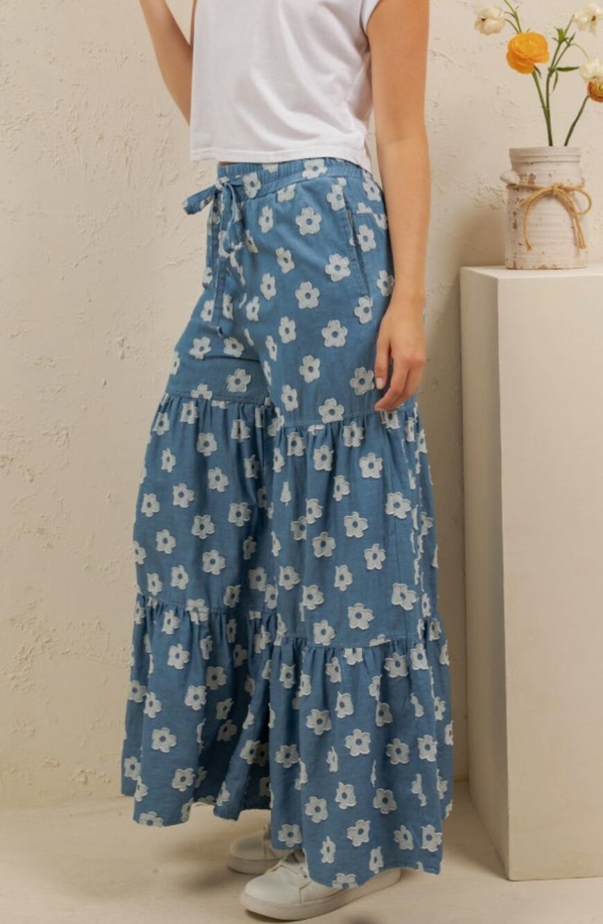 Sage & Fig Blue Daisy Tiered Wide Leg Pants L NWT - Floral Romantic
